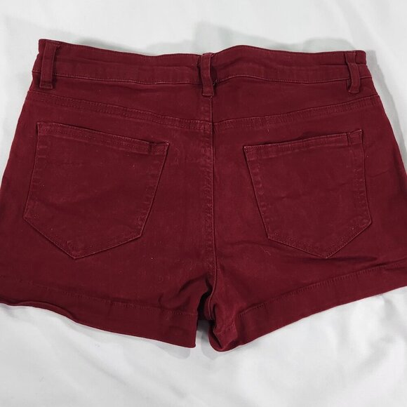 Refuge Women’s Burgundy Short Shorts size 10       Lot A - Picture 4 of 4